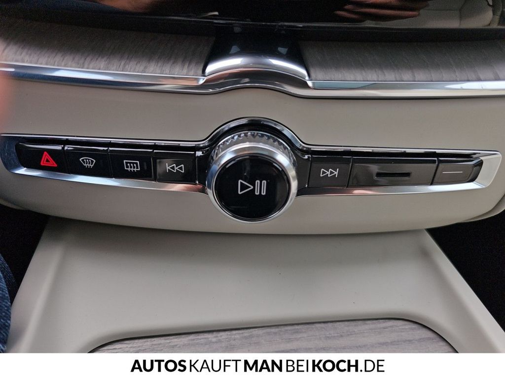Volvo XC60 2025