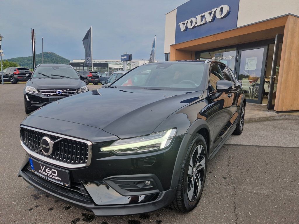 Volvo V60 Cross Country 2023
