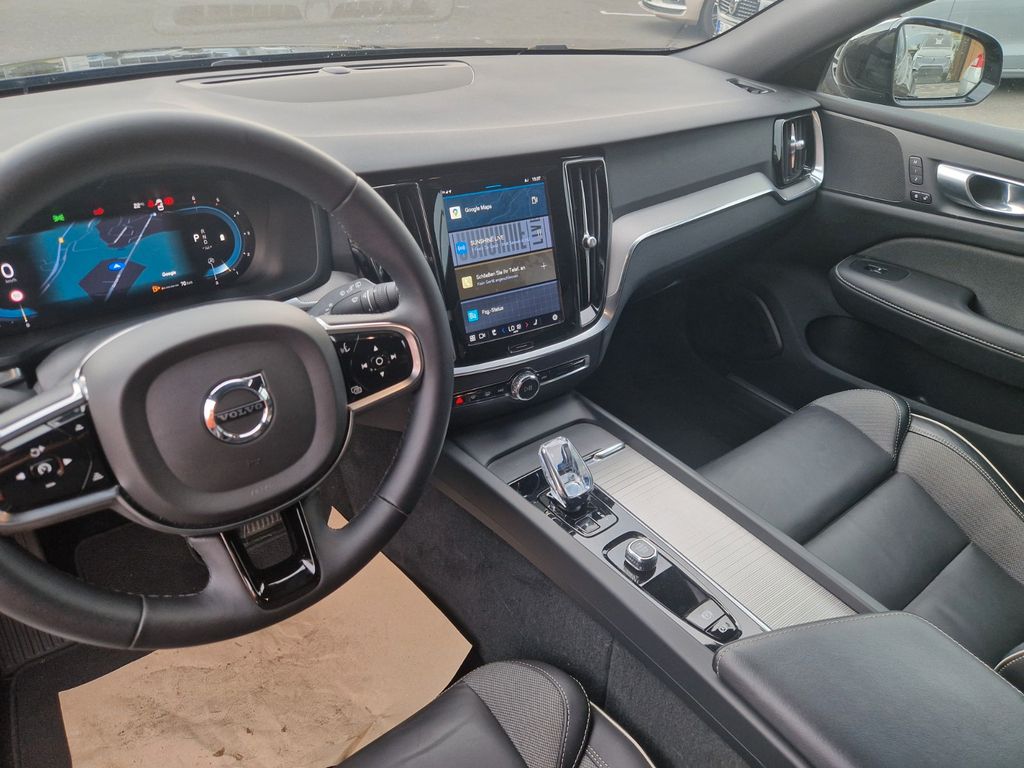 Volvo V60 Cross Country 2023