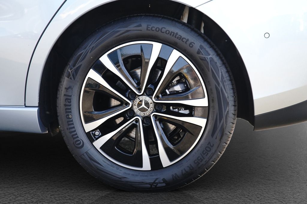 Mercedes-Benz B 180 2024