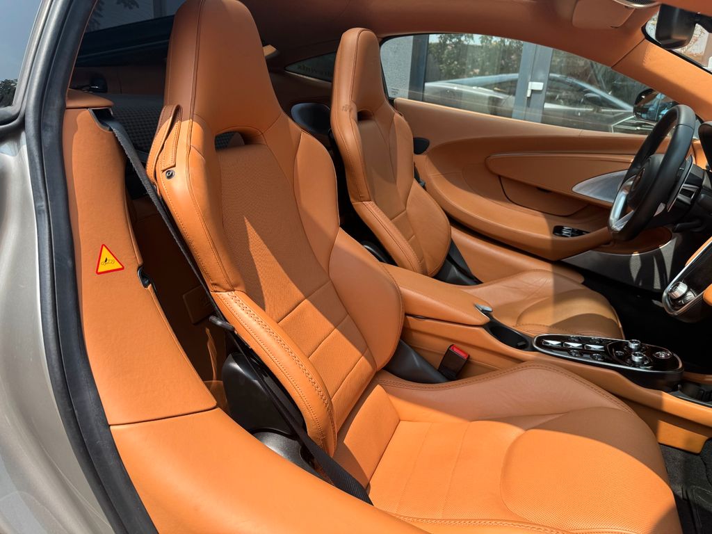 McLaren GT 2021