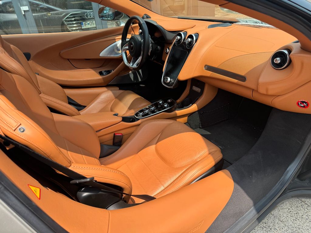 McLaren GT 2021