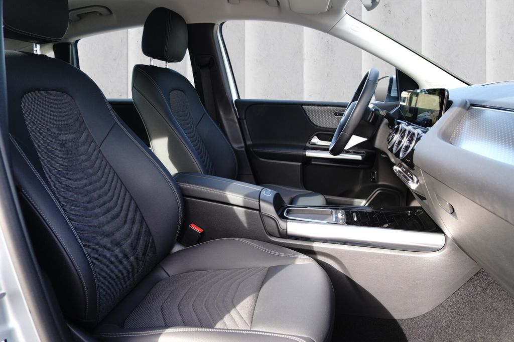 Mercedes-Benz B 180 2024