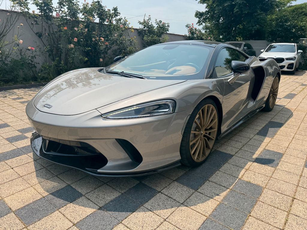 McLaren GT 2021