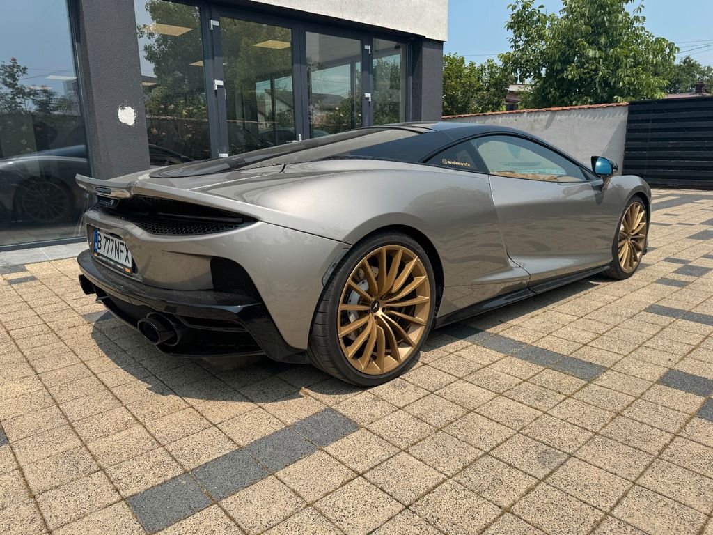 McLaren GT 2021