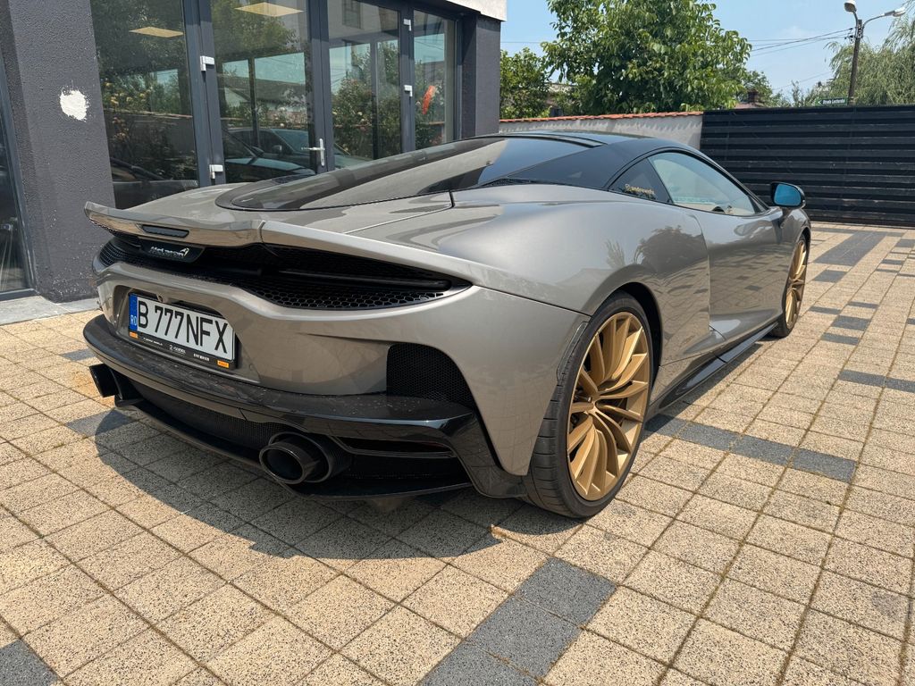 McLaren GT 2021