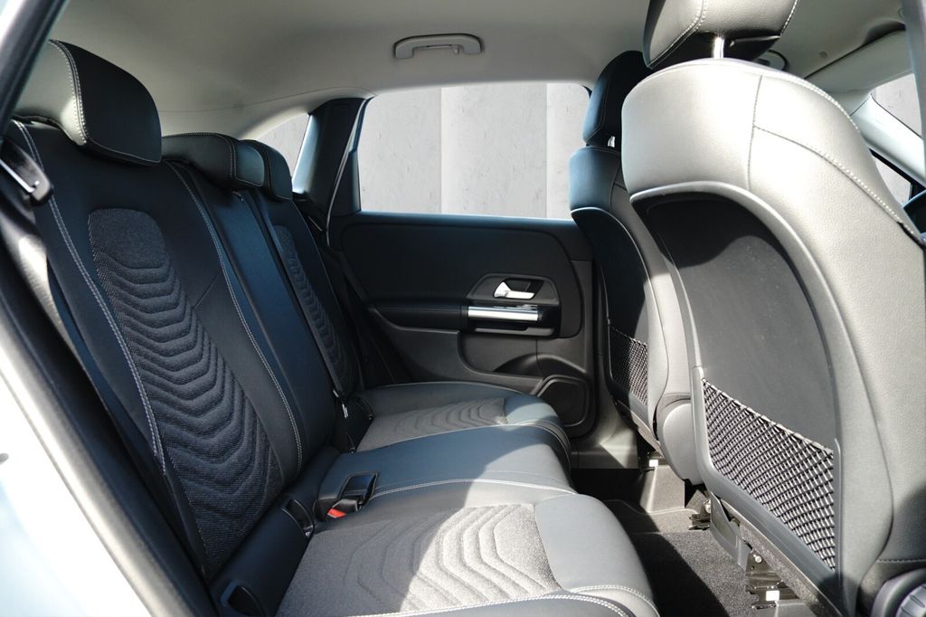 Mercedes-Benz B 180 2024