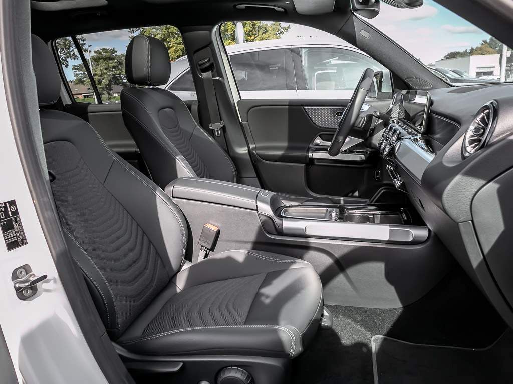 Mercedes-Benz EQB 2024