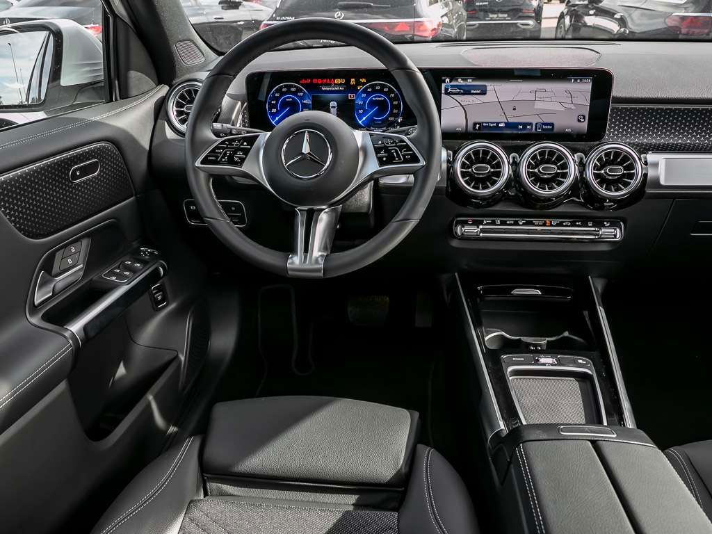 Mercedes-Benz EQB 2024