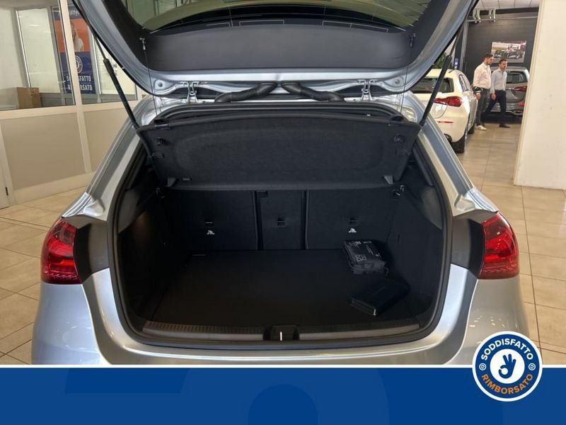 Mercedes-Benz A 180 2025