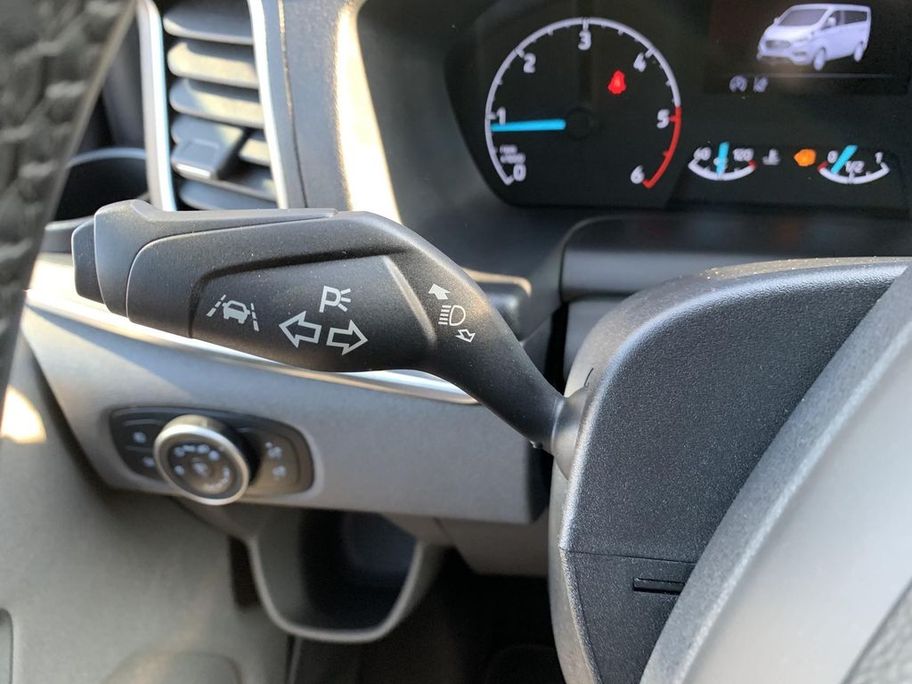 Ford Tourneo Custom 2023