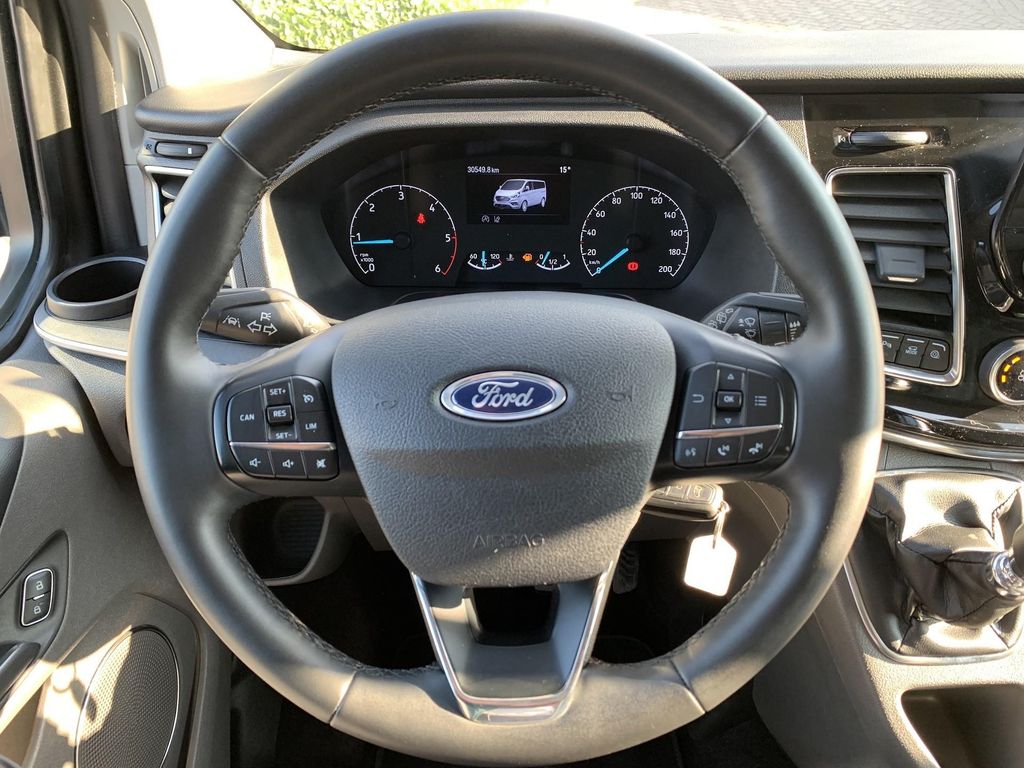 Ford Tourneo Custom 2023