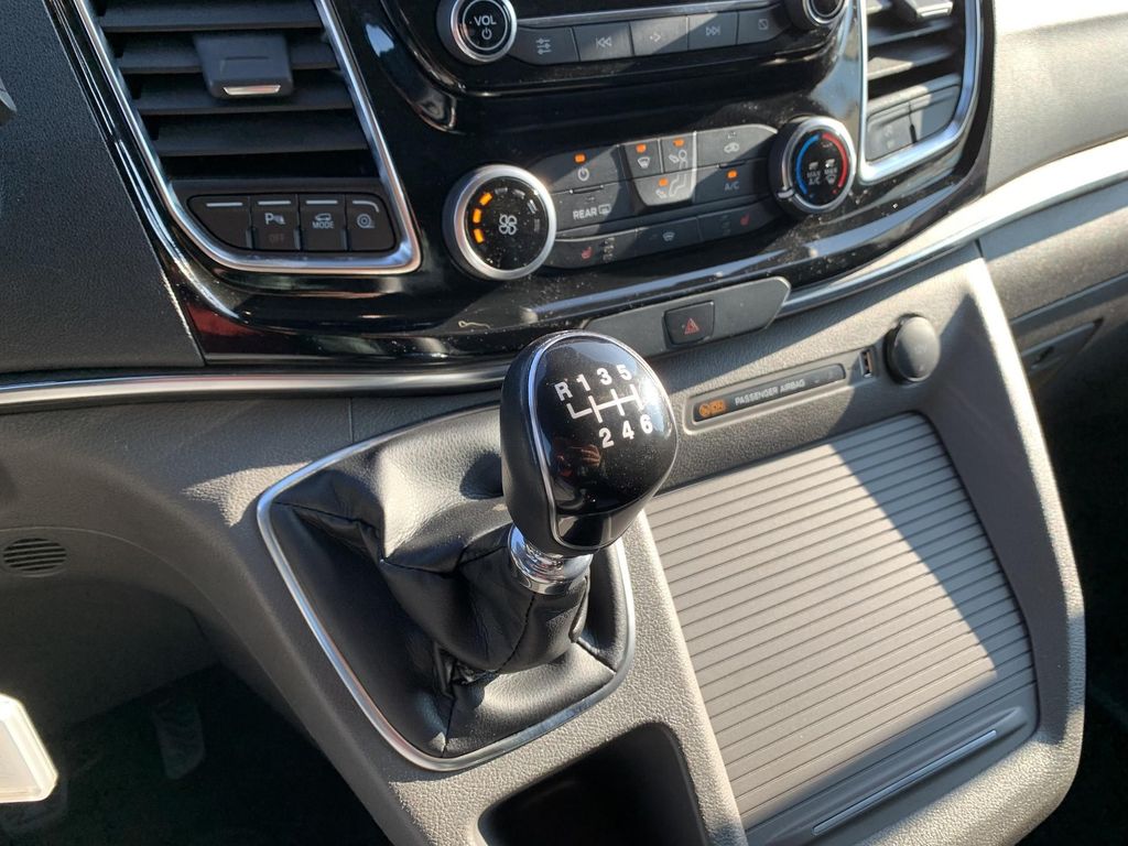 Ford Tourneo Custom 2023