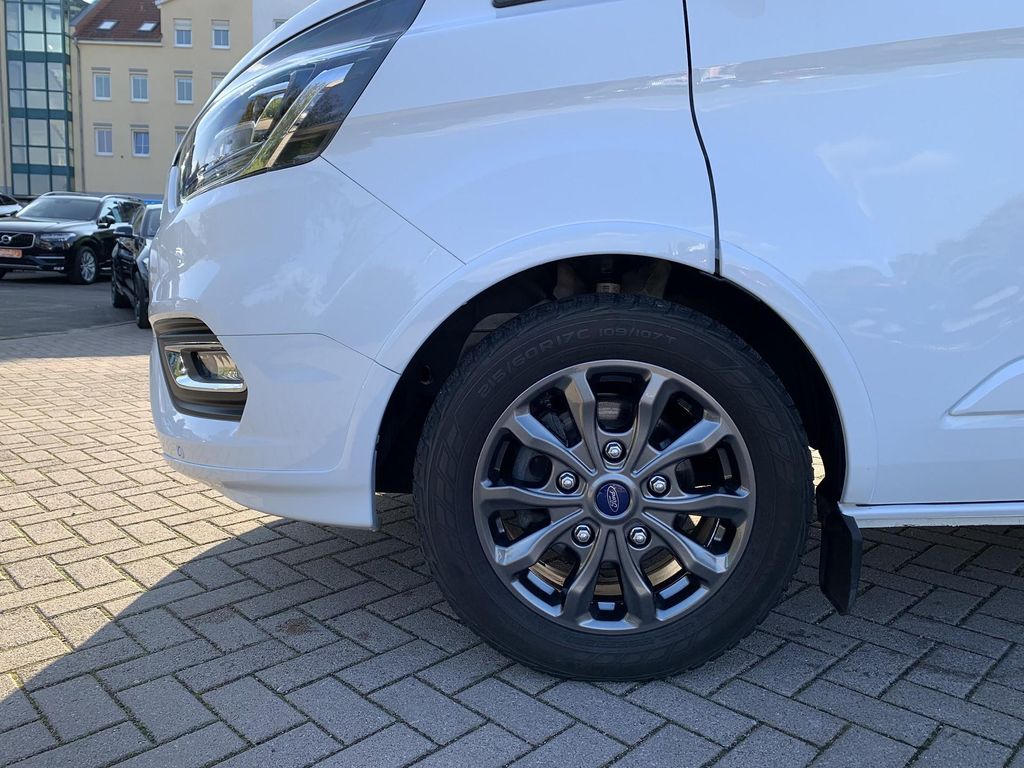 Ford Tourneo Custom 2023