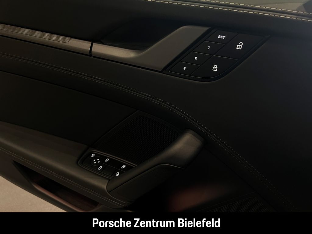 Porsche 992 2024