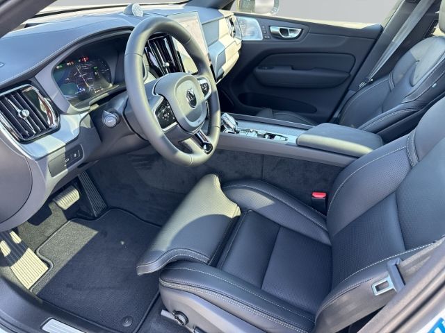 Volvo XC60 2025