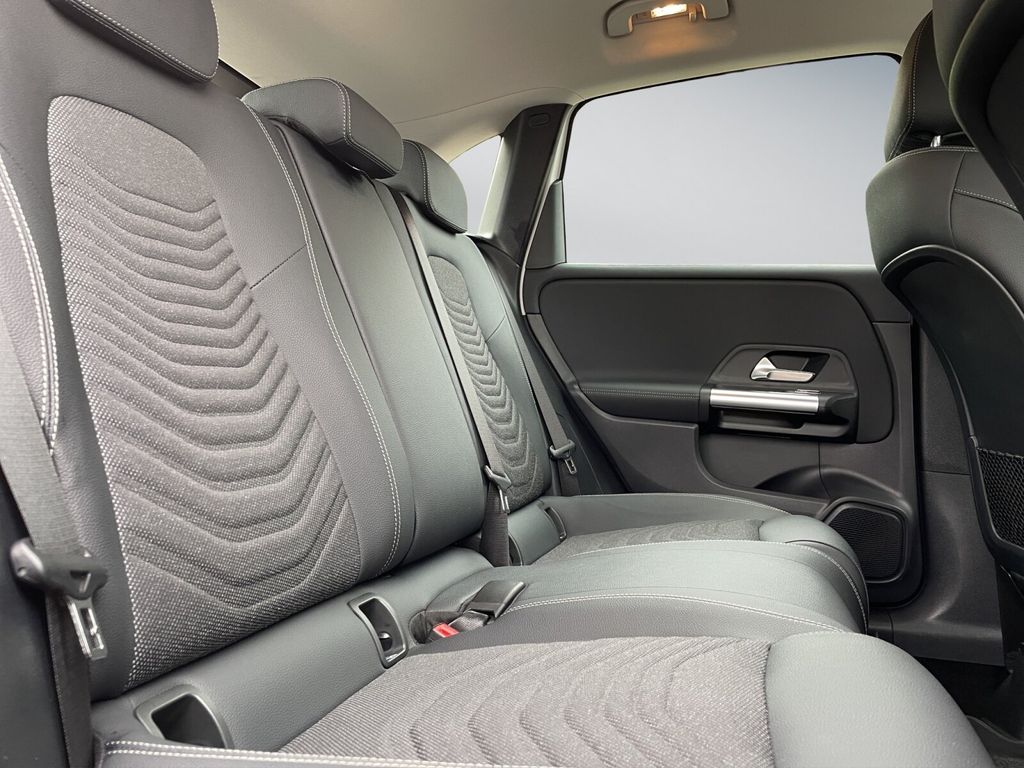 Mercedes-Benz B 250 2024