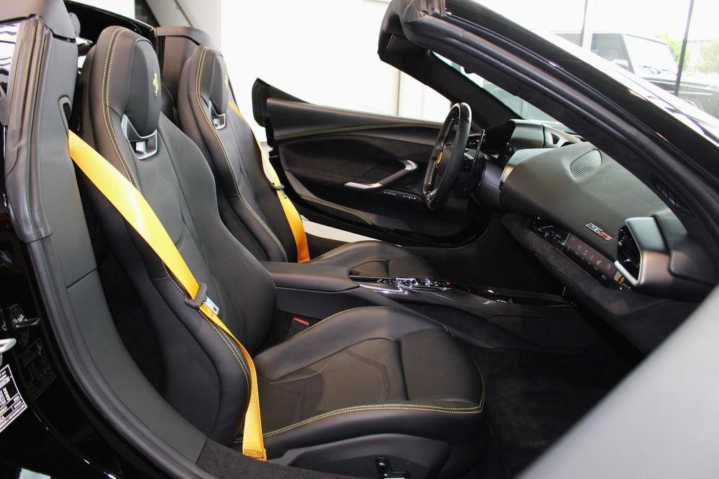 Ferrari 296 GTS 2024