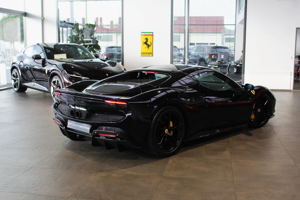 Ferrari 296 GTS 2024