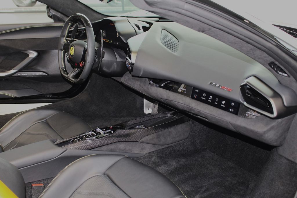 Ferrari 296 GTS 2024