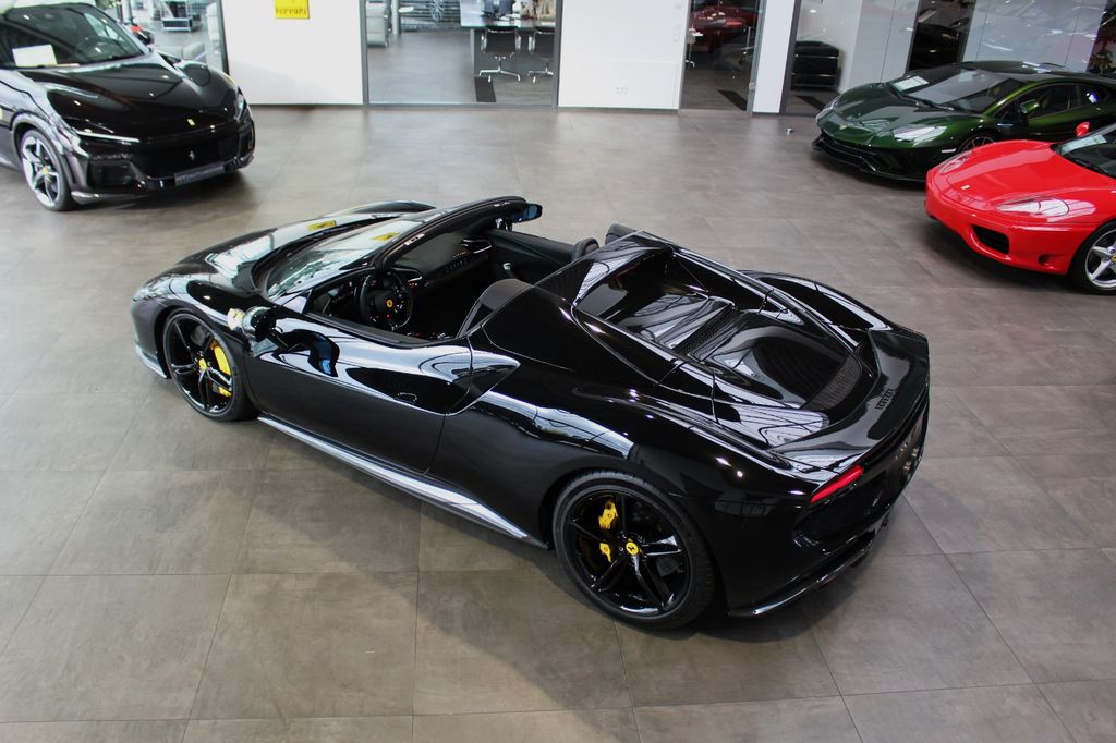 Ferrari 296 GTS 2024