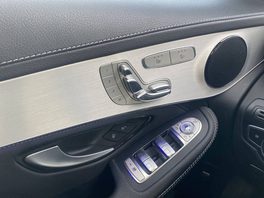 Mercedes-Benz GLC 300 2022