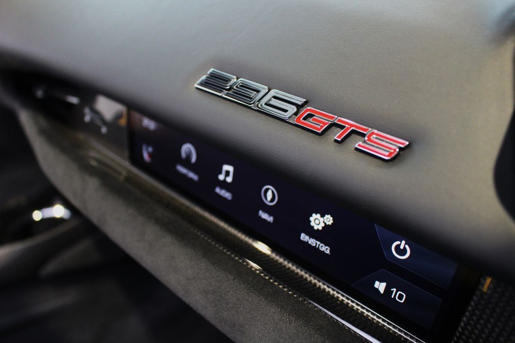 Ferrari 296 GTS 2024