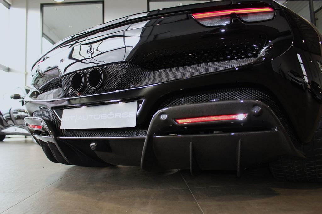 Ferrari 296 GTS 2024