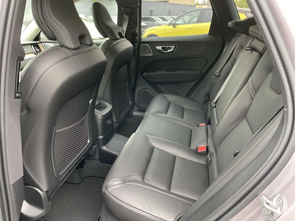 Volvo XC60 2025