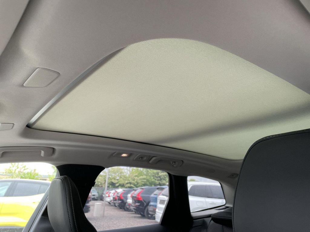 Volvo XC60 2025