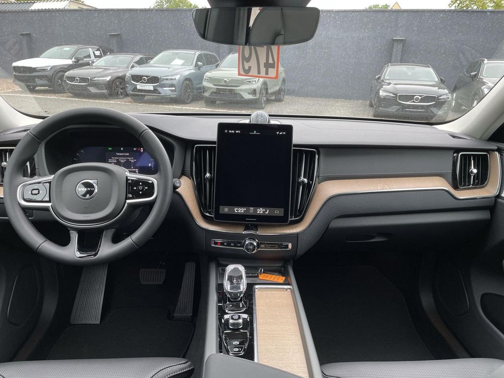 Volvo XC60 2025
