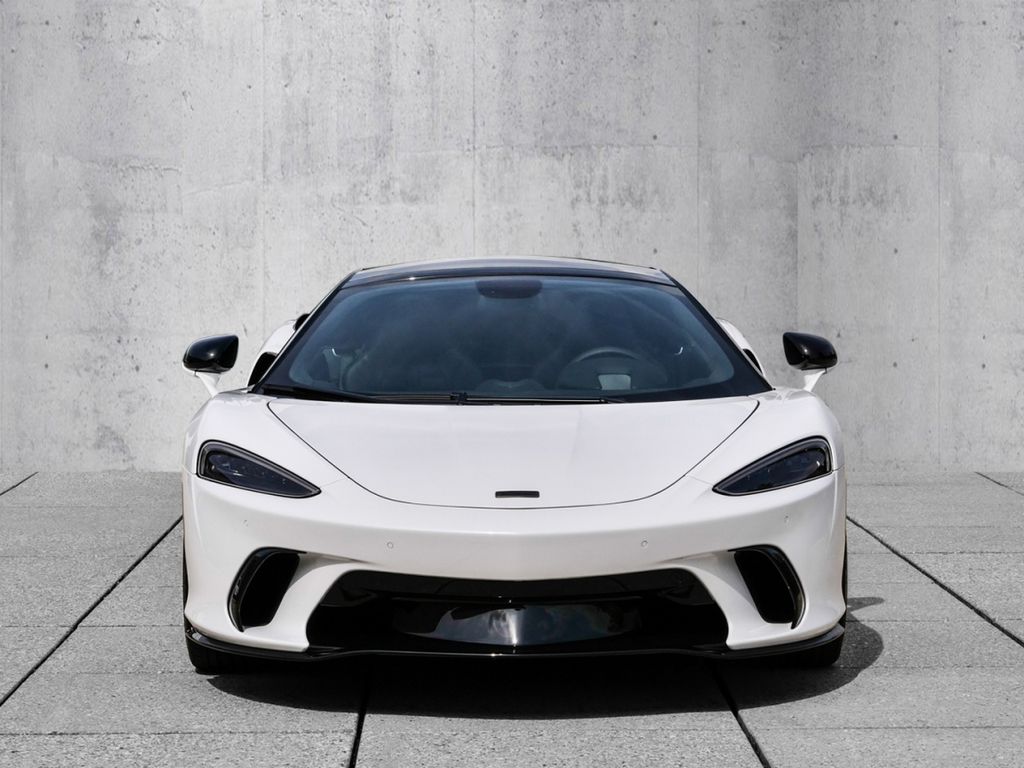 McLaren GTS 2025