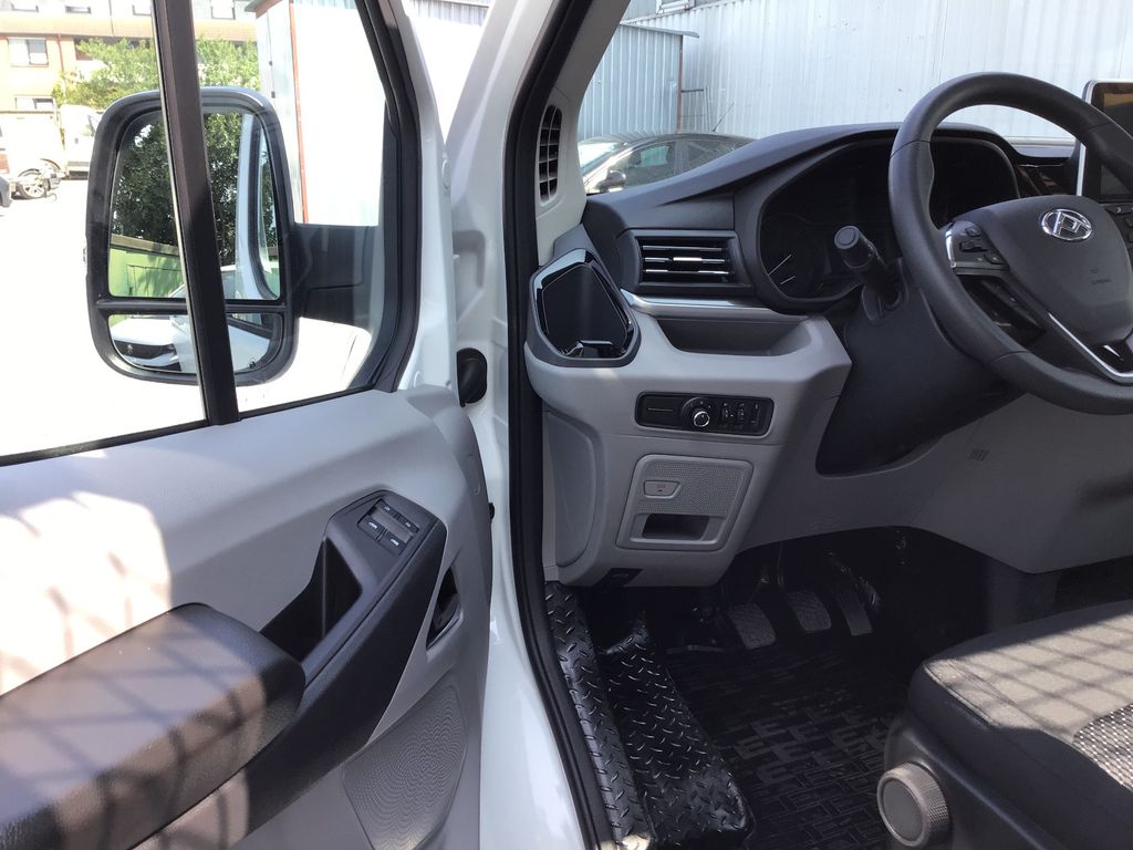 Maxus Deliver 9 2024