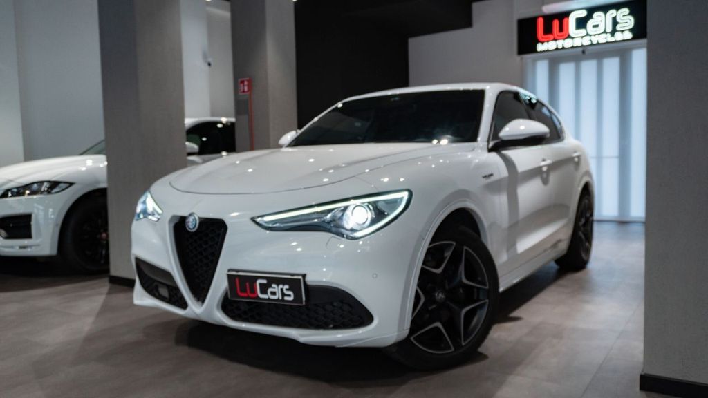 Alfa Romeo Stelvio 2021