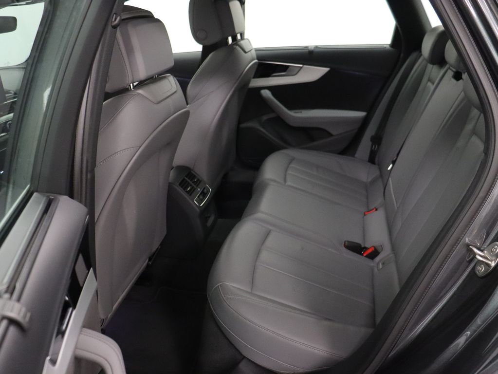 Audi A4 2021