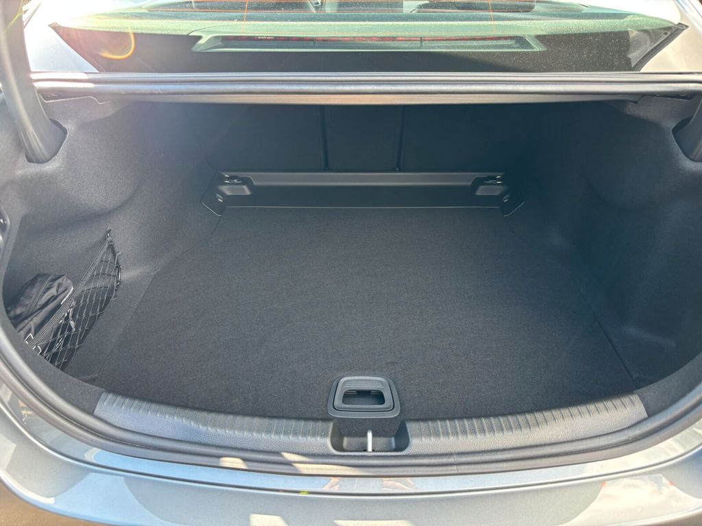 Mercedes-Benz C 200 2024