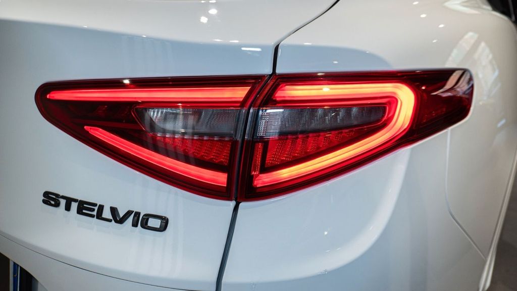 Alfa Romeo Stelvio 2021