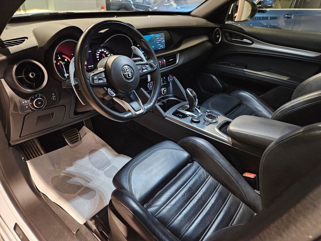 Alfa Romeo Stelvio 2021