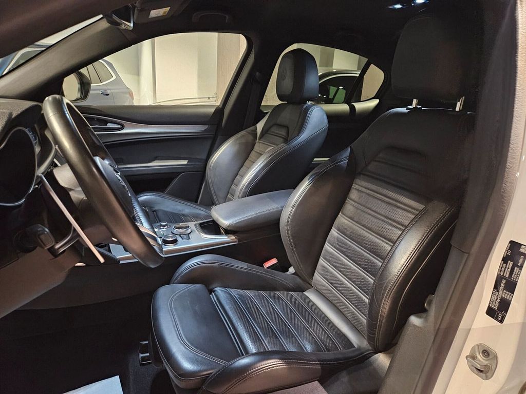 Alfa Romeo Stelvio 2021