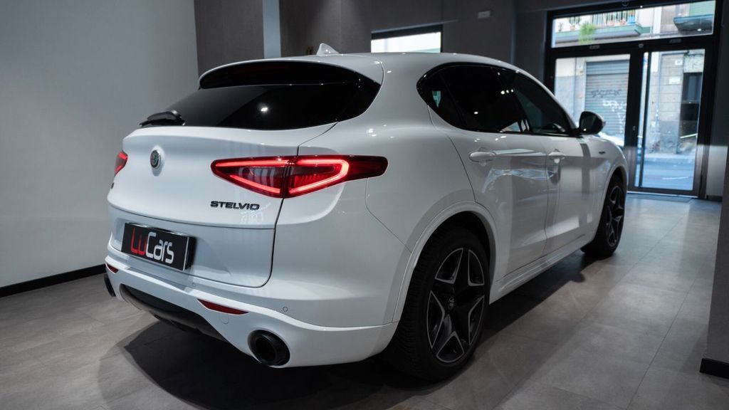 Alfa Romeo Stelvio 2021