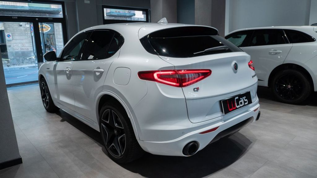 Alfa Romeo Stelvio 2021