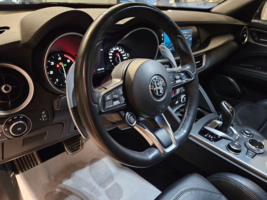 Alfa Romeo Stelvio 2021