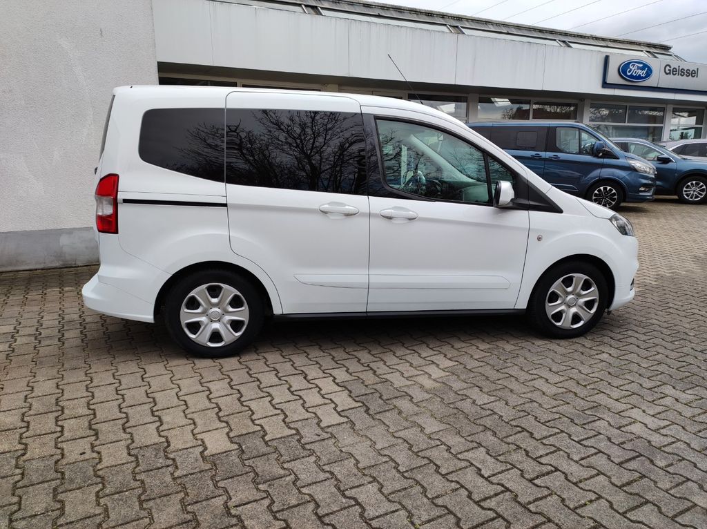 Ford Tourneo Courier 2021