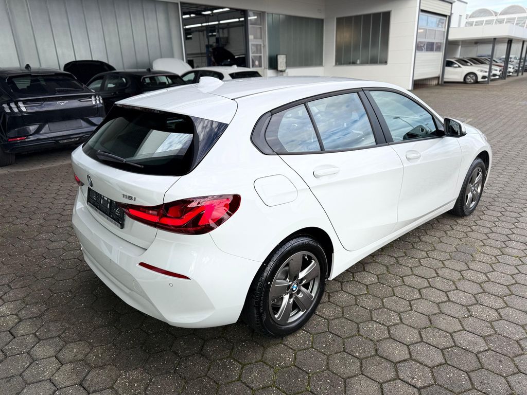 BMW 116 2024