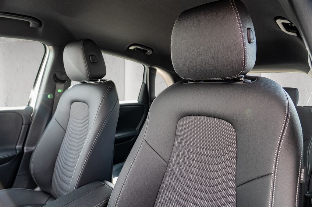 Mercedes-Benz B 180 2024