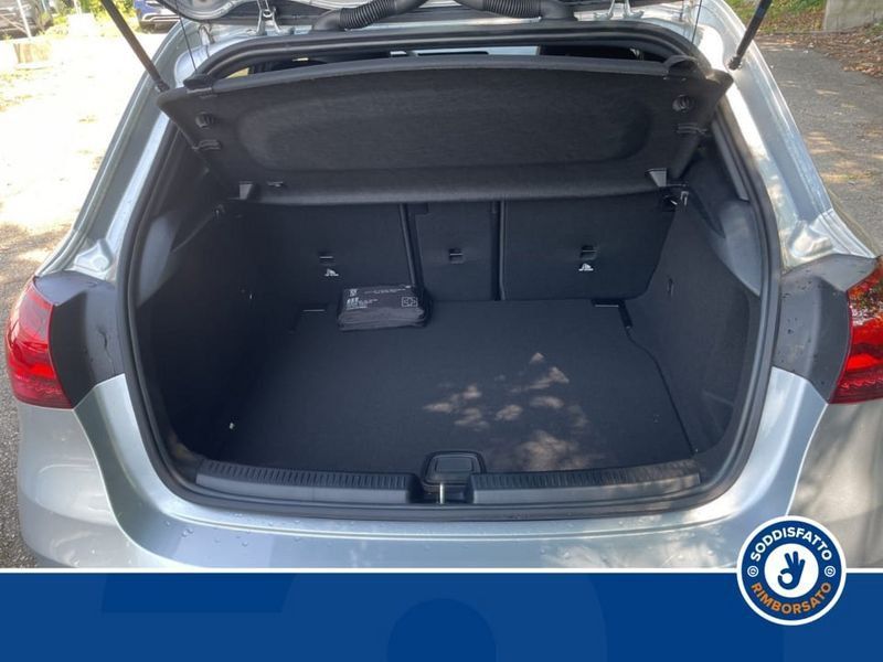 Mercedes-Benz A 180 2025