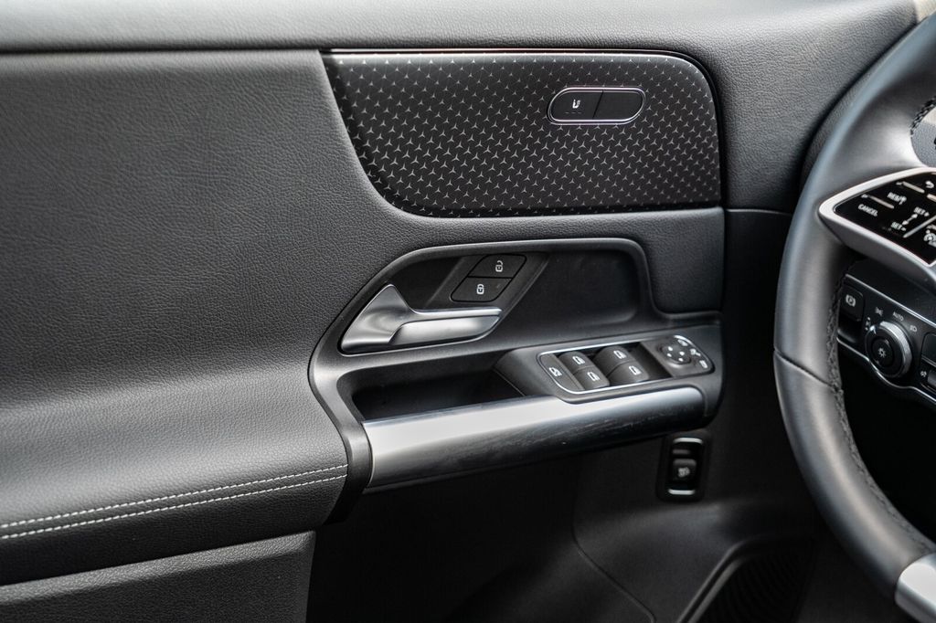 Mercedes-Benz B 180 2024