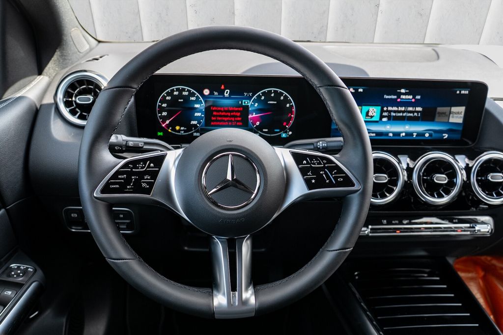 Mercedes-Benz B 180 2024