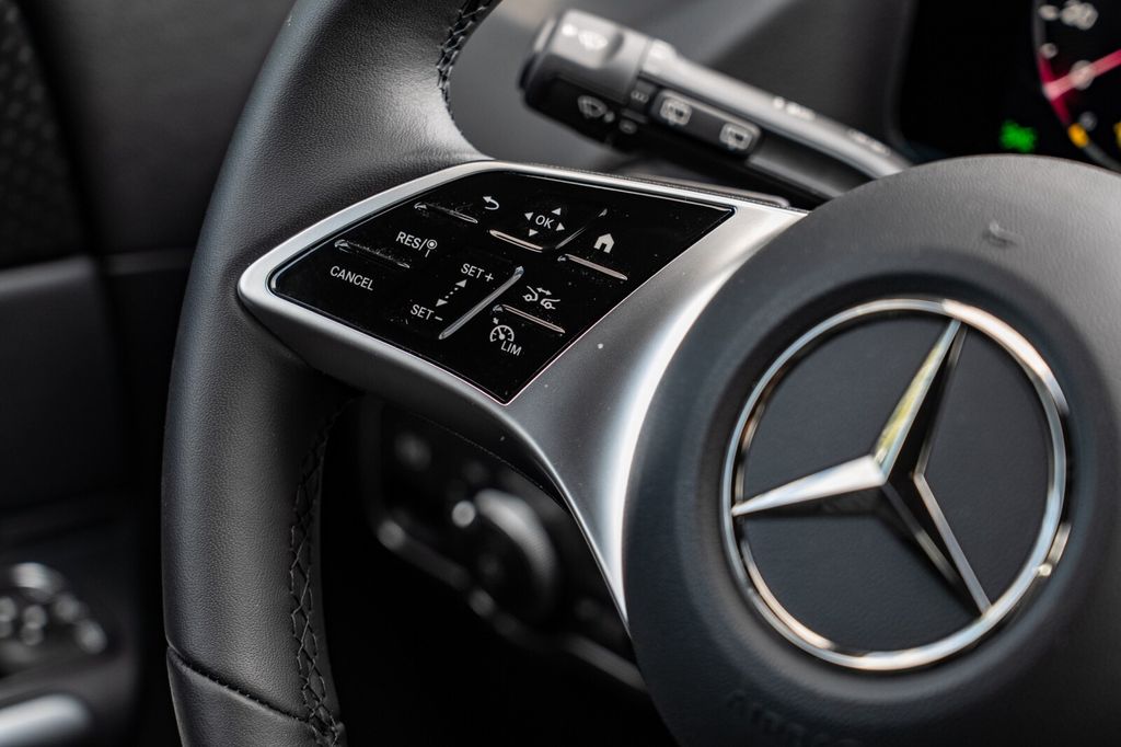 Mercedes-Benz B 180 2024