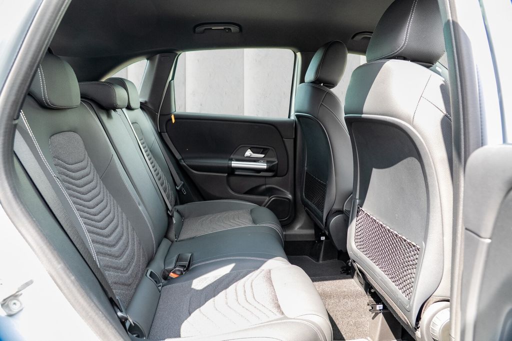 Mercedes-Benz B 180 2024